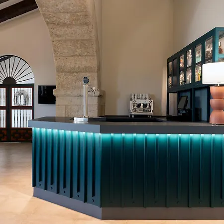 Hotel De 4*